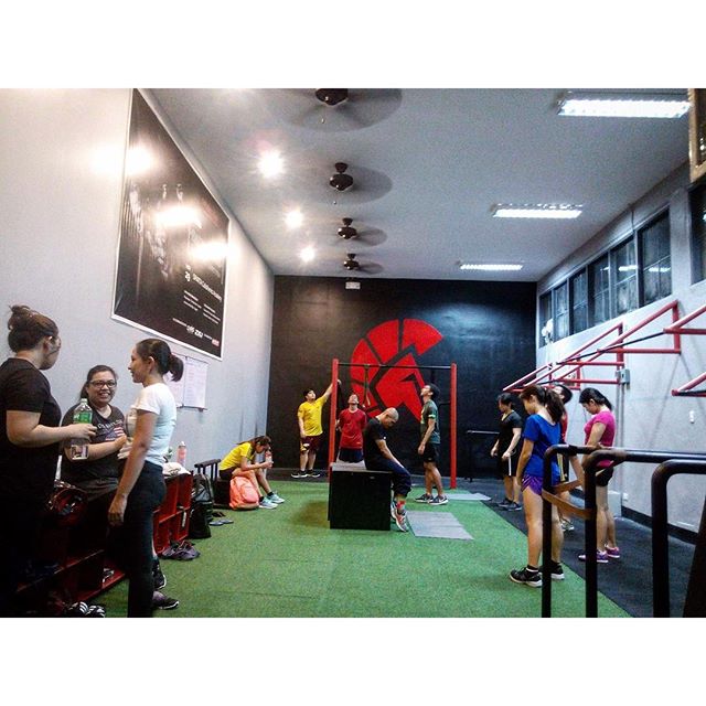 Results take more than just one day of training. The most elite athletes know that hard work and dedication are key elements in progressing even beyond your comfort zone... Day or night, Sparta welcomes any person willing to put in the work to get that dream bod. Visit us at 126 Pioneer St Mandaluyong. Call/text at 09777634402/6553799 😎🤓 Lets make fitness happen! #thisisspartaph #bodyweight #fitness #burncalories #shredded #spartanstrong