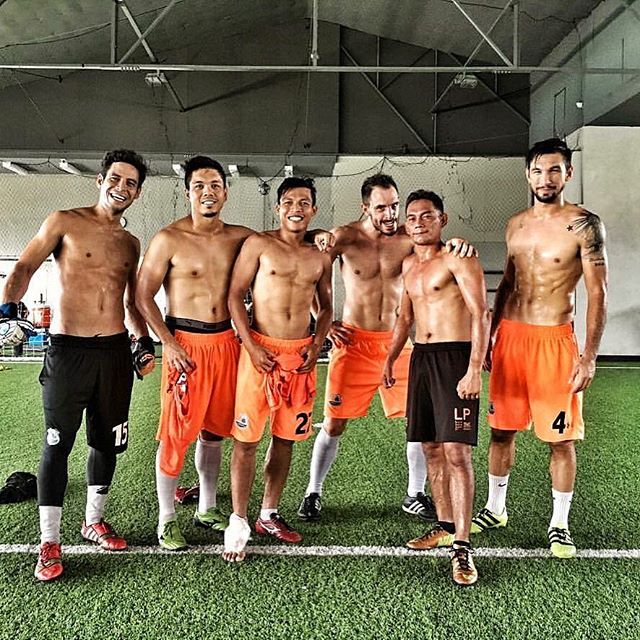 @loyolameralcosparks showin us their moves on the best Fifa indoor pitch in the country!!!️😎 Come play at 126 Pioneer St Mandaluyong and call 09777634402 or 6553799 to book your slot now 🏻 see you! #soccer #football #FIFA #indoorsoccer #fitness #sports