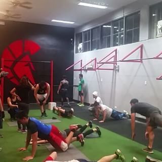 8pm Sthenos class is lit!  every weekday at Sparta Calisthenics Academy! 126 Pioneer Street Mandaluyong :)